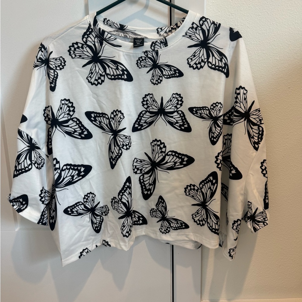 SHEIN Black and White Butterfly Crop Top